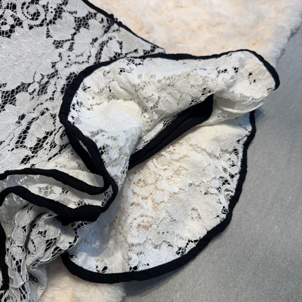 Lulu's Black and White Lace Dress -Small - Picture 15 of 16